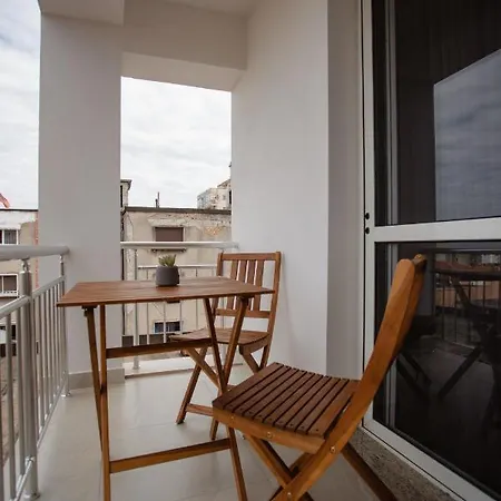 Erik's Place Apartment *